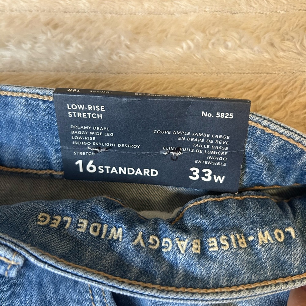 American Eagle Low Rise Dreamy Drape Jeans - Picture 8 of 11